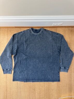 Faiable Blue Crewneck Sweatshirt Packaging Label